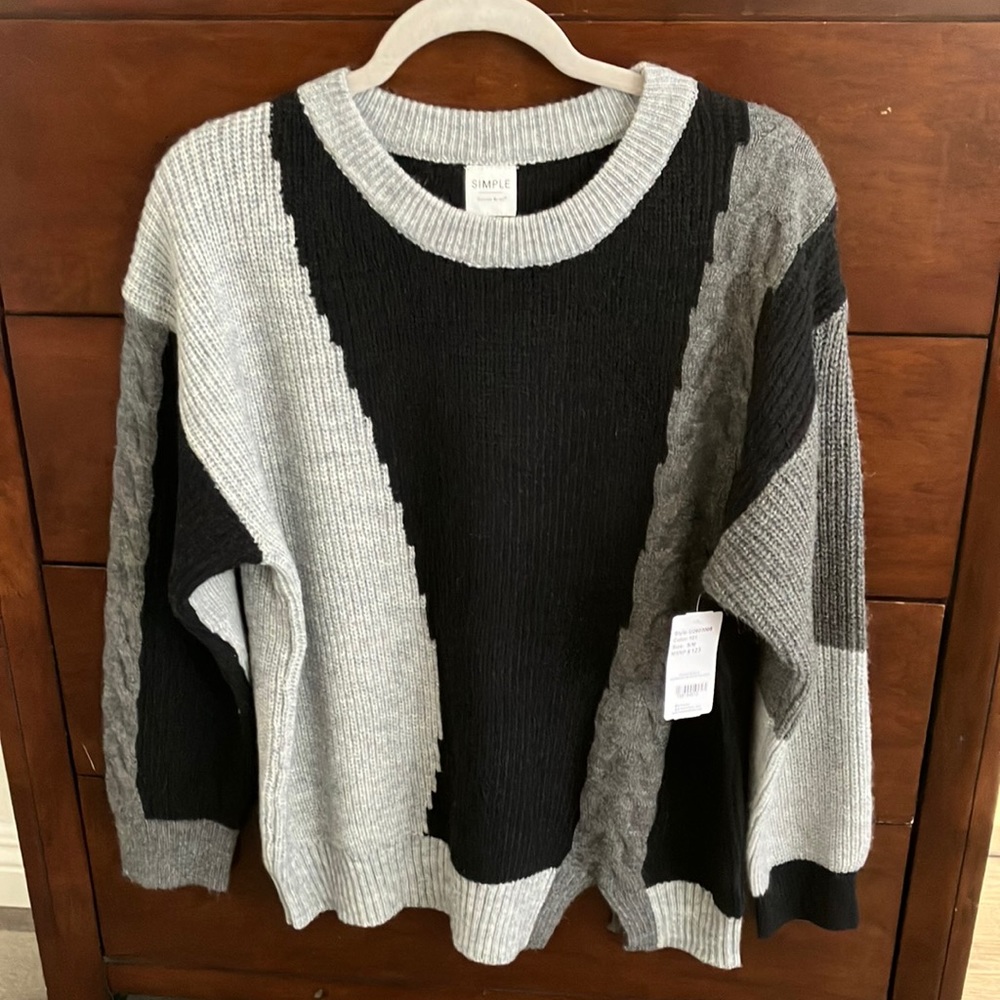 NWT SIMPLE SUZANNE BETRO GRAY/BLACK WOMEN’S PULLOVER SWEATER SIZE S/M